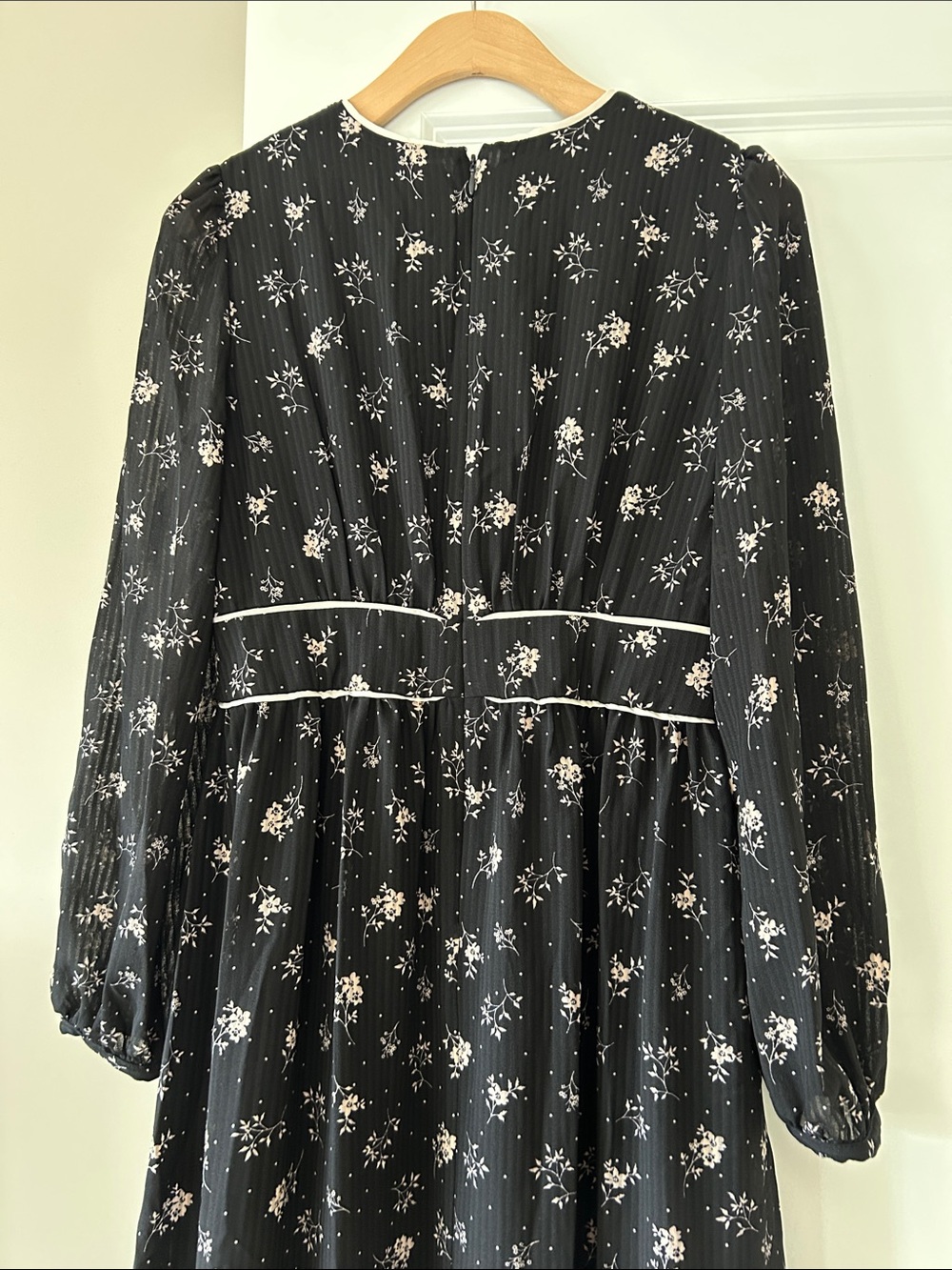 Anthro Gal Meets Glam Maxi Dress Sz 2 w MEASUREMENTS Floral Print V-Neck Black - Picture 7 of 13